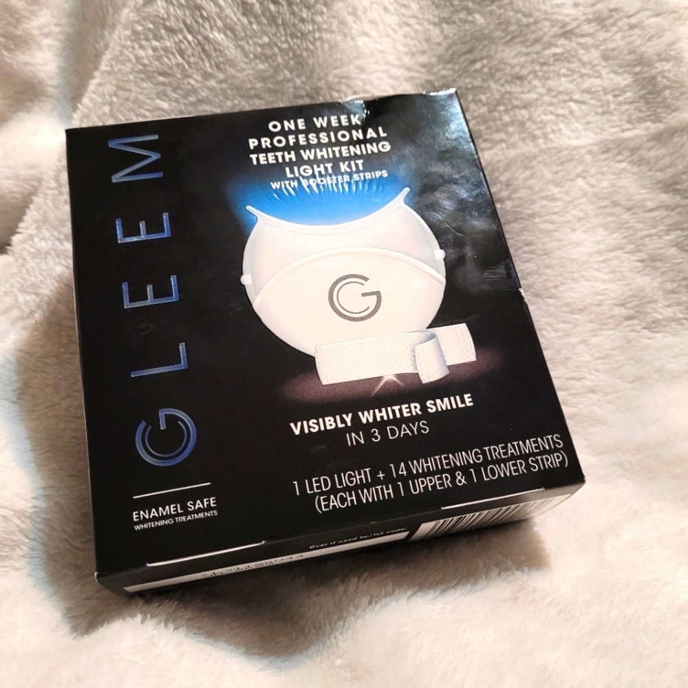 Gleem whitening kit w/ LED and strips